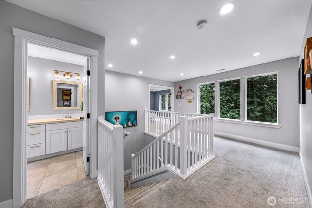32 Hillside Place, Bellingham, WA 98229