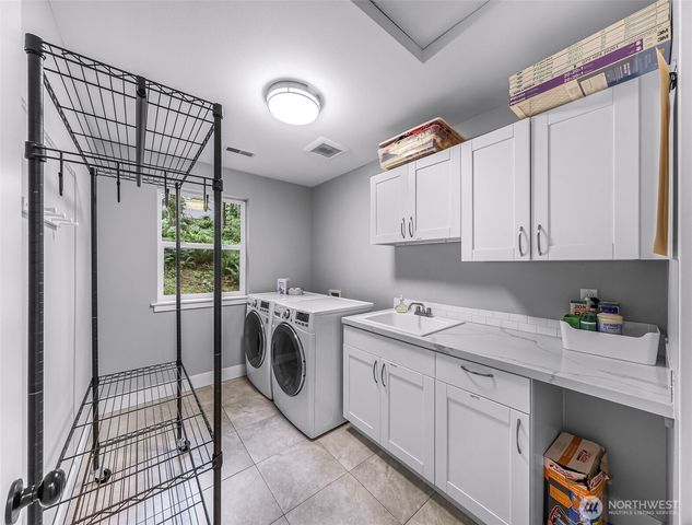 32 Hillside Place, Bellingham, WA 98229