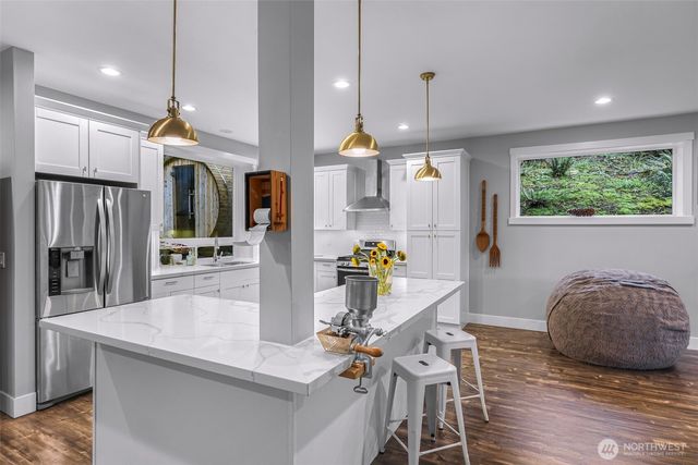 32 Hillside Place, Bellingham, WA 98229
