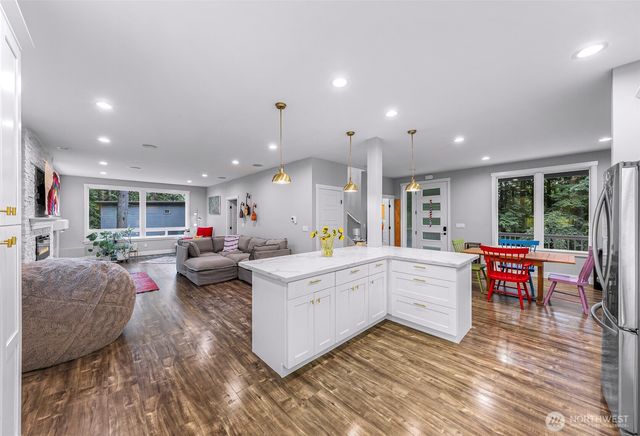32 Hillside Place, Bellingham, WA 98229