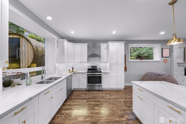 32 Hillside Place, Bellingham, WA 98229