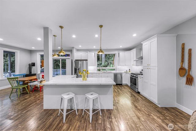 32 Hillside Place, Bellingham, WA 98229