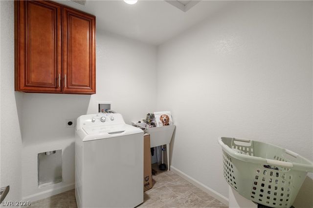 672 Lampshire Lane, Pahrump, NV 89060