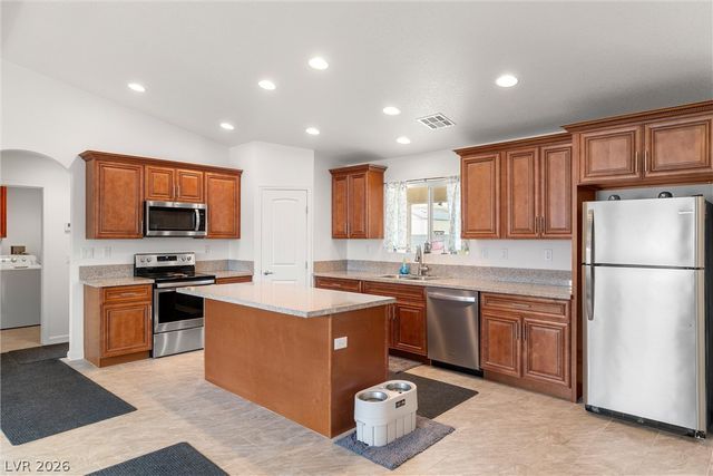 672 Lampshire Lane, Pahrump, NV 89060