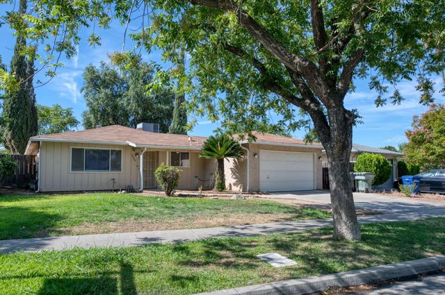 5904 E Pontiac Way, Fresno, CA 93727