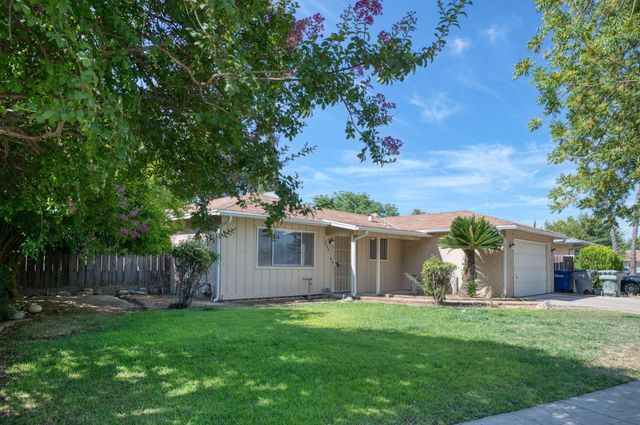5904 E Pontiac Way, Fresno, CA 93727