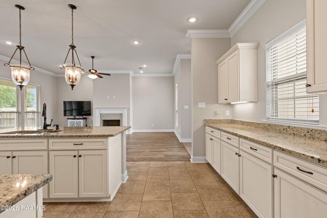 347 Victoria Lights Lane, Broussard, LA 70518
