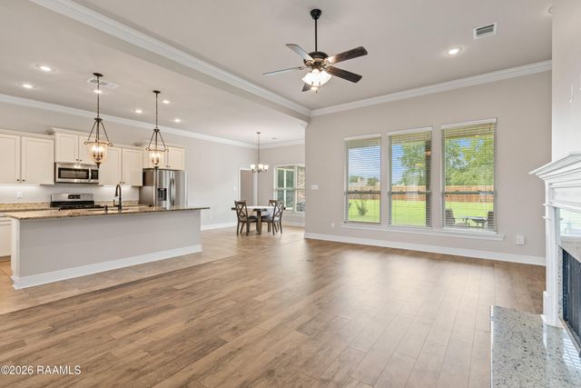 347 Victoria Lights Lane, Broussard, LA 70518