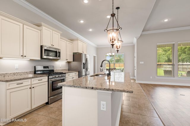 347 Victoria Lights Lane, Broussard, LA 70518