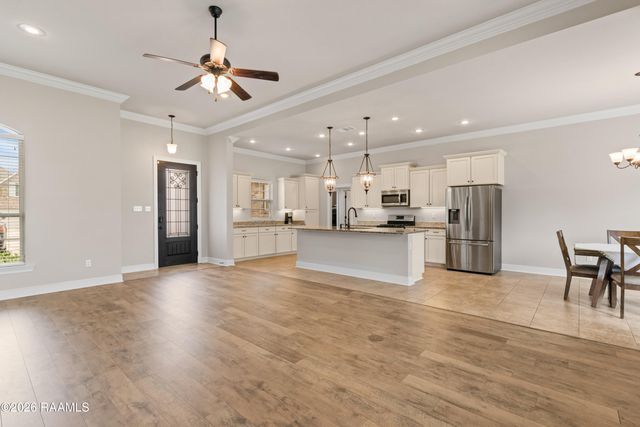 347 Victoria Lights Lane, Broussard, LA 70518