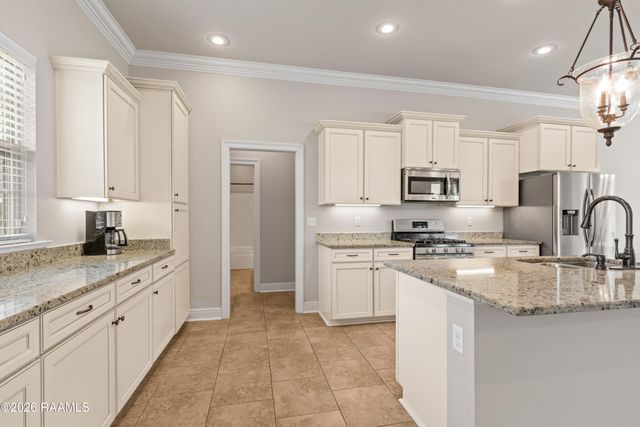 347 Victoria Lights Lane, Broussard, LA 70518