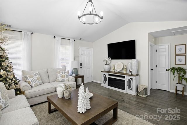 4169 Birch Leaf Court, Charlotte, NC 28215