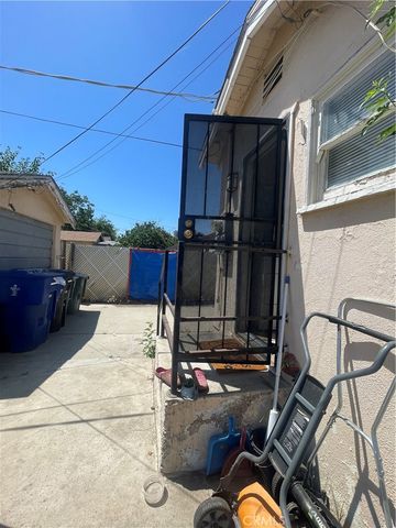 514 L, Bakersfield, CA 93304