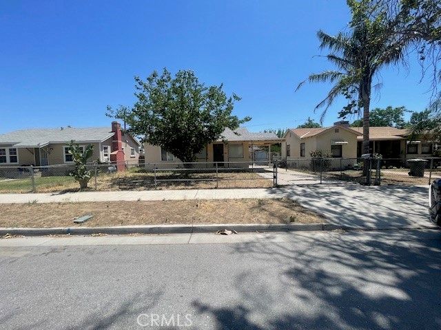 514 L, Bakersfield, CA 93304