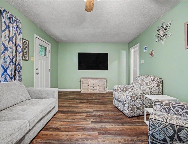 213 Curbstone Road, Hot Springs, AR 71913