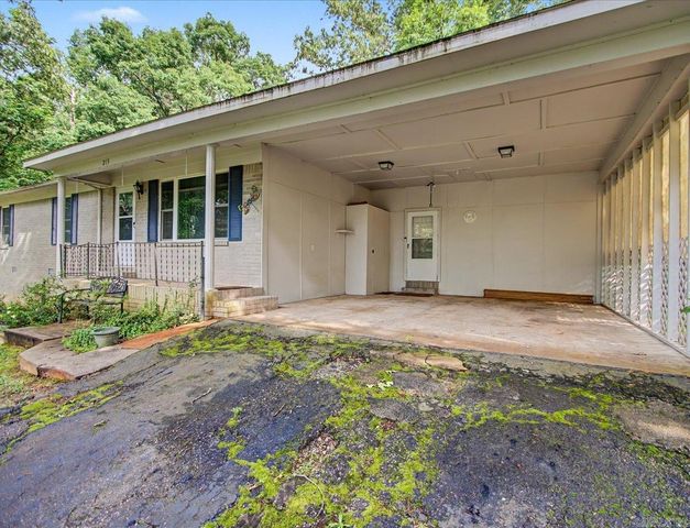 213 Curbstone Road, Hot Springs, AR 71913