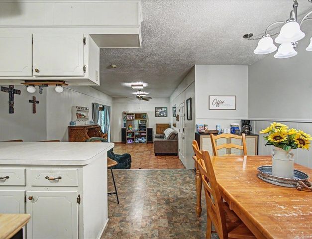 213 Curbstone Road, Hot Springs, AR 71913