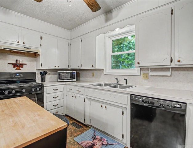 213 Curbstone Road, Hot Springs, AR 71913