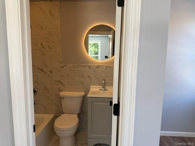 10-12 Main Street 4, Kings Park, NY 11754