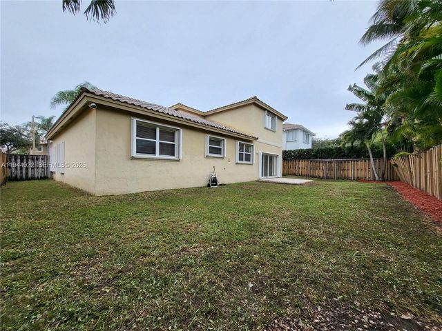 11373 NW 65th St, Doral, FL 33178