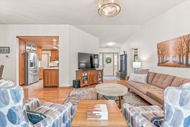 163 Skyline Drive, River Falls, WI 54022