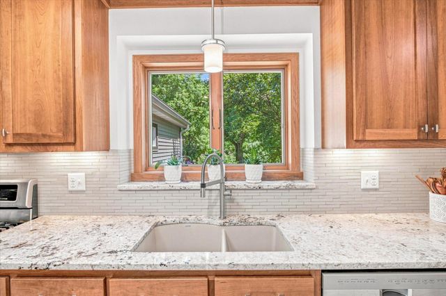 163 Skyline Drive, River Falls, WI 54022