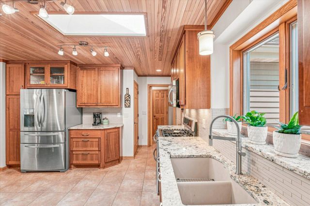 163 Skyline Drive, River Falls, WI 54022
