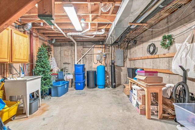 163 Skyline Drive, River Falls, WI 54022