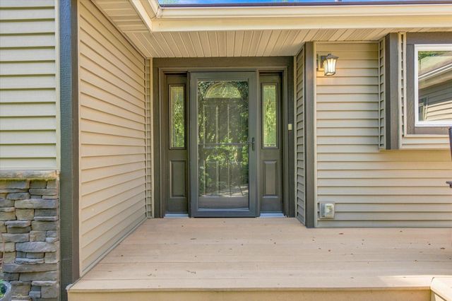 163 Skyline Drive, River Falls, WI 54022