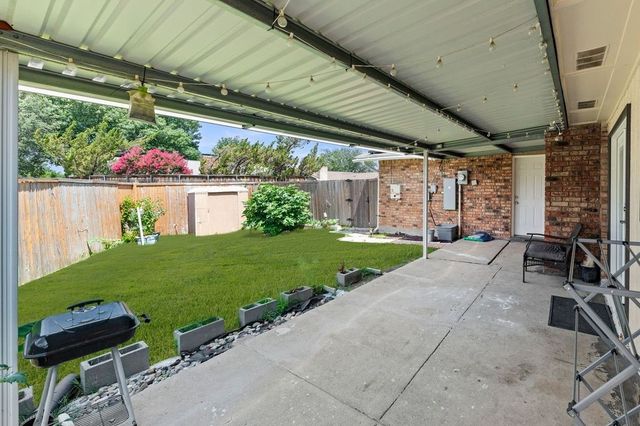 6005 Blair Oaks Drive, The Colony, TX 75056