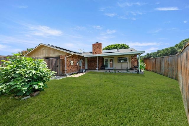 6005 Blair Oaks Drive, The Colony, TX 75056