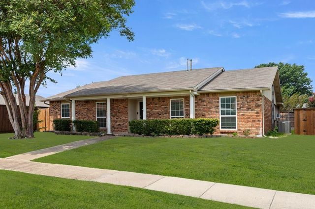 6005 Blair Oaks Drive, The Colony, TX 75056