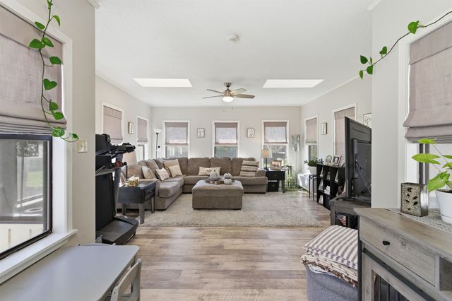 914 PEBBLE SPRINGS DR, Bolivar, TN 38008