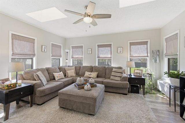 914 PEBBLE SPRINGS DR, Bolivar, TN 38008