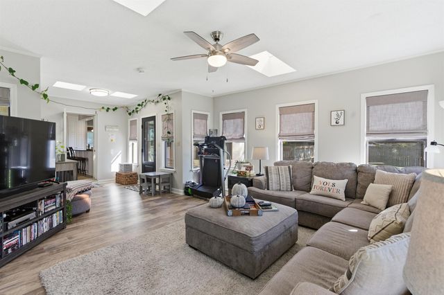 914 PEBBLE SPRINGS DR, Bolivar, TN 38008