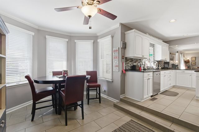 914 PEBBLE SPRINGS DR, Bolivar, TN 38008