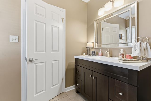 914 PEBBLE SPRINGS DR, Bolivar, TN 38008