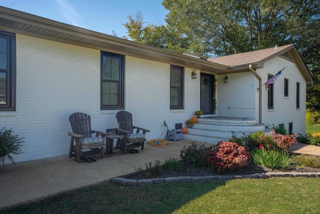 914 PEBBLE SPRINGS DR, Bolivar, TN 38008