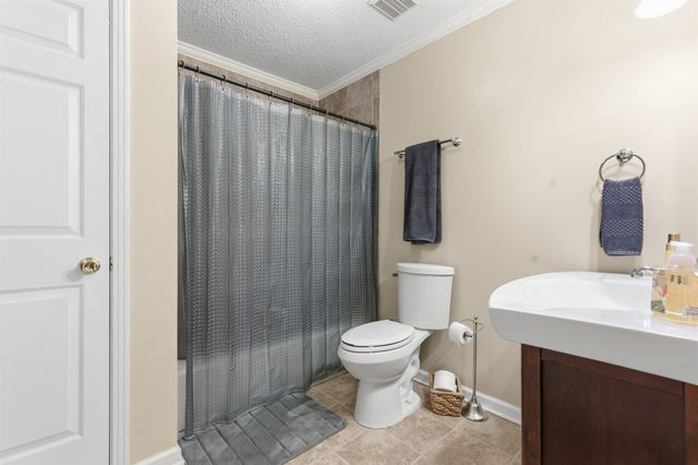 914 PEBBLE SPRINGS DR, Bolivar, TN 38008