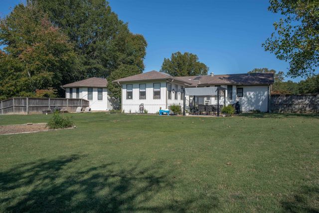 914 PEBBLE SPRINGS DR, Bolivar, TN 38008