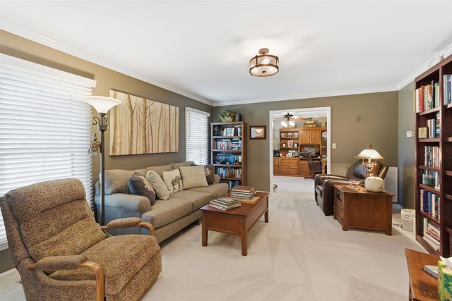 914 PEBBLE SPRINGS DR, Bolivar, TN 38008