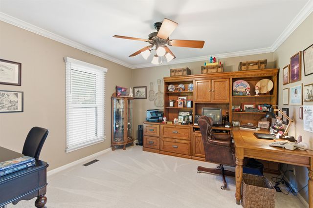 914 PEBBLE SPRINGS DR, Bolivar, TN 38008