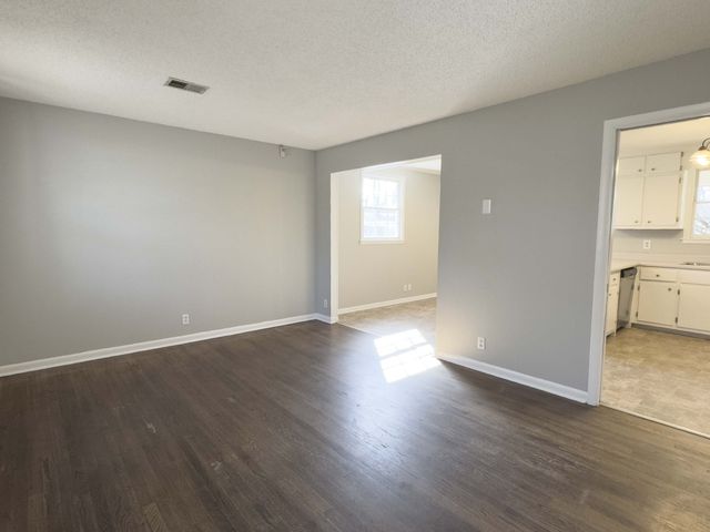 328 Dunbar Cave Rd, Clarksville, TN 37043