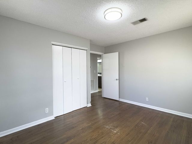 328 Dunbar Cave Rd, Clarksville, TN 37043