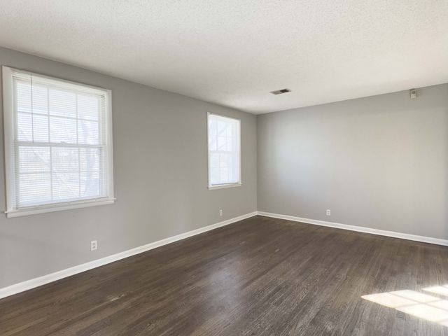 328 Dunbar Cave Rd, Clarksville, TN 37043