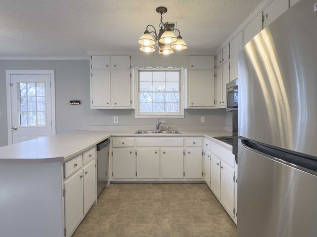 328 Dunbar Cave Rd, Clarksville, TN 37043