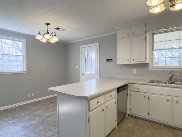 328 Dunbar Cave Rd, Clarksville, TN 37043