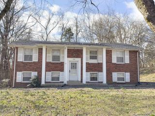 328 Dunbar Cave Rd, Clarksville, TN 37043