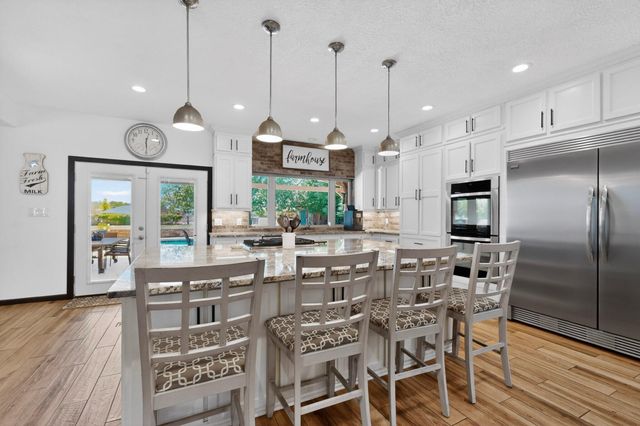 2040 Calle Pajaro Azul NW, Albuquerque, NM 87120