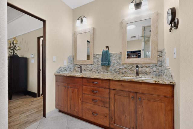 2040 Calle Pajaro Azul NW, Albuquerque, NM 87120